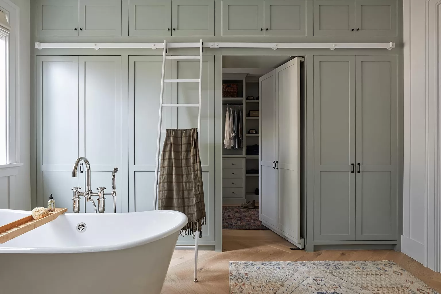 Hand-textured faux finish in a Sonoma bathroom