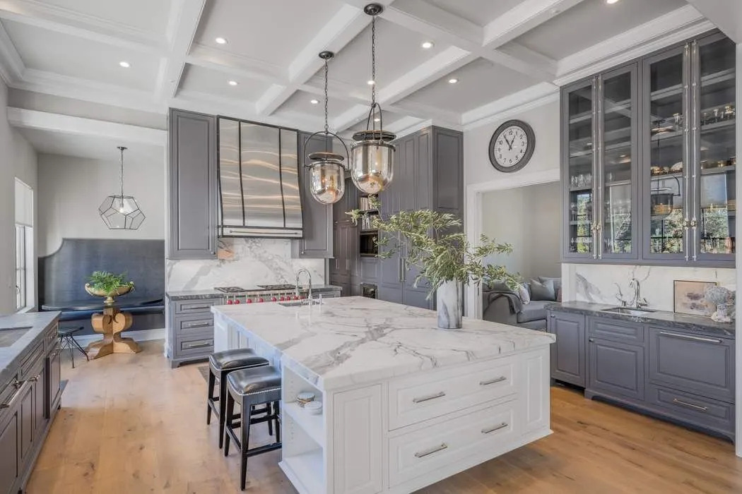 Refinished kitchen by Pucci Painting